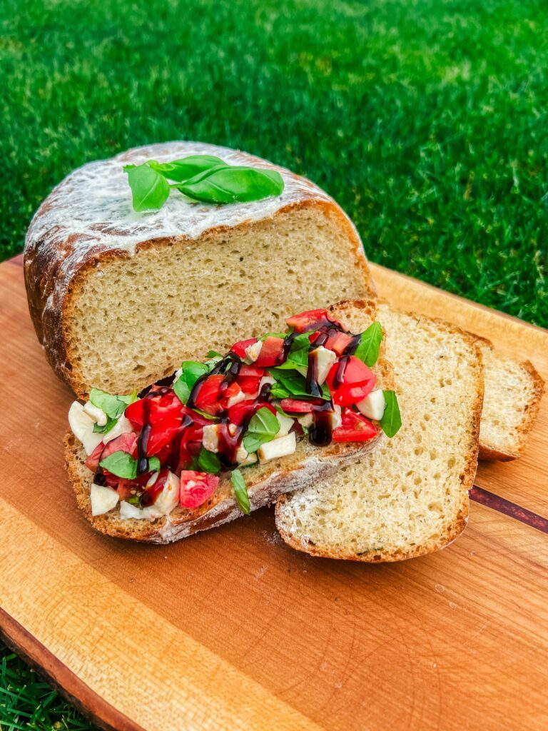 Italský bílý chléb Pane Casereccio z pšeničné hladké extremisté silné mouky Pernerka